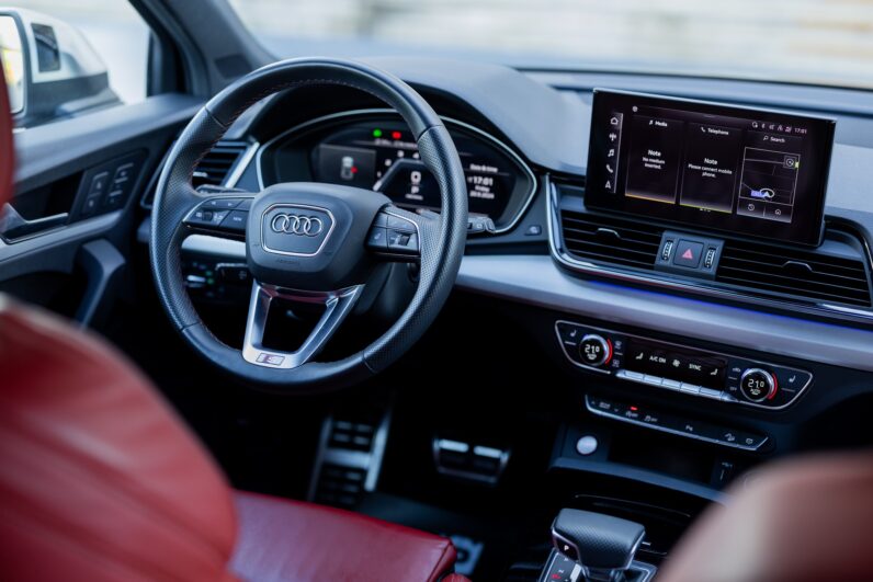 
								AUDI SQ5 / 340 PS full									
