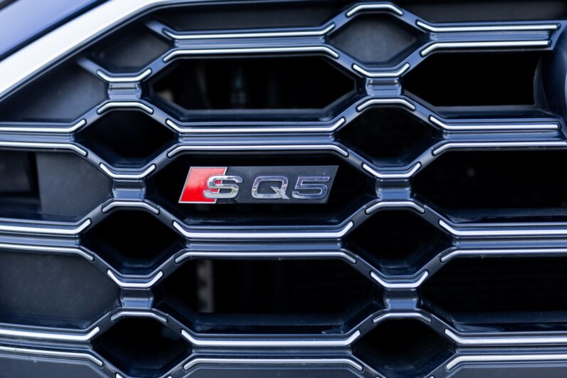 
								AUDI SQ5 / 340 PS full									
